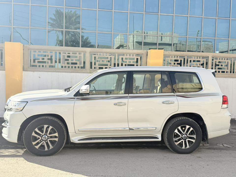 السلام عليكم 
لانكروز GXR V8 2016
فول مواصفات
كشنات جلد لون ابيض ابلادي
كشنات كهرباء
كشن السائق ذاكرة خزن
كامرة خلفية
ثلاجة
السيارة مفولة مواصفات 
السيارة بيهة ٣ قطع صبغ و قطعة بارد
مكان السيارة ديالى
للأستفسار اكثر الاتصال على الرقم : ***********
