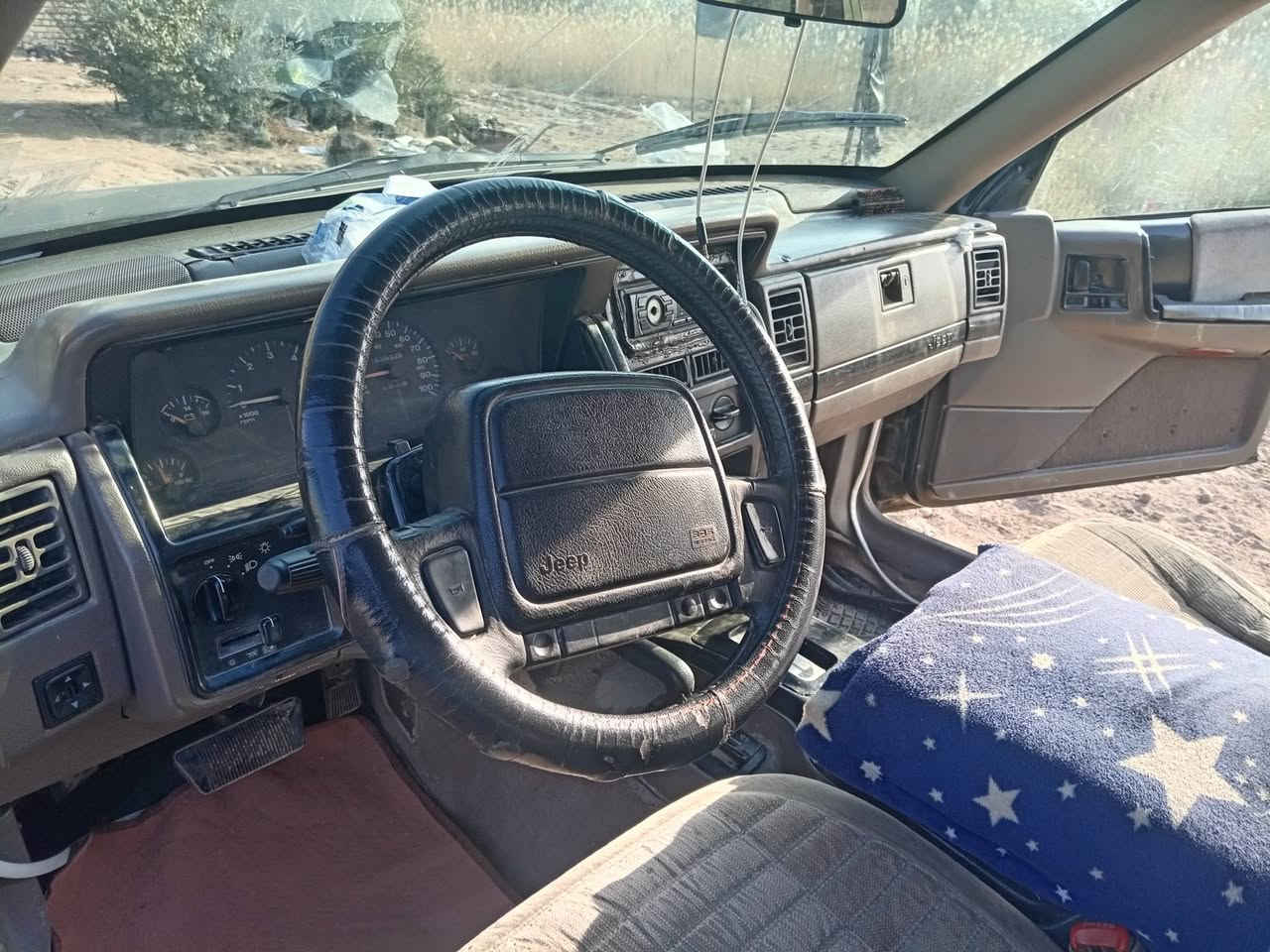 سلام عليكم جيب شيروكي موديل 95 مكفوله من تبديل وضربه على صبغ لبلاد بسمي سنويه تنتهي 2030 مكانه محافظة ناصريه سعر 50/ ***********
