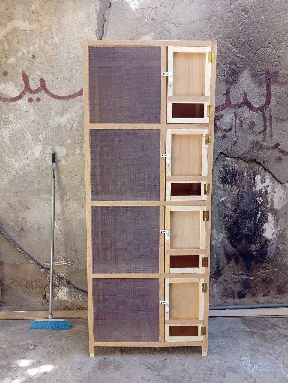 خانات ام 4 حسب الطلب والقياس بسعر الجملة عنوان رفاعي مراسلت الصفحه او اتصل على رقم ***********
