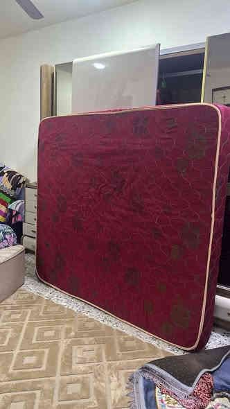 دوشك نفرين نضيف عنوانه بغداد الدوره سعره ٧٠ بيه مجال 
للتواصل ***********
