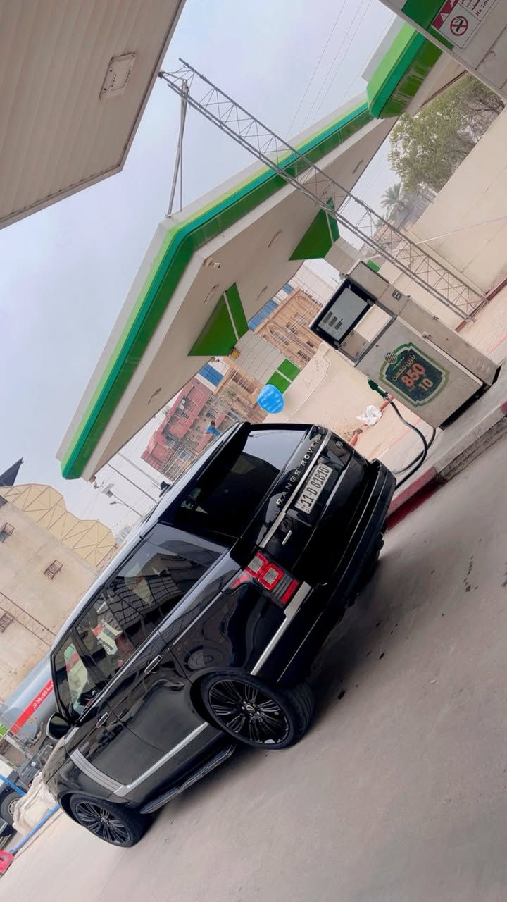 السلام عليكم رانج روفر فوك موديل 2016 رقم بغداد ب اسمي سنويه وهزه جديد مكينه V8 سوبر جارج محرك بنزين   مكينه كير تبريد كله نضيف السياره بيهه 5 قطع صبغ اثر تخريب كفاله من الضربه والحادث كلهه شخطوط وصور الحادث بل منشور داخل احمر داخلهه جديد السياره فول موصفات للخير السعر المطلوب 240 ورقه وبيها مجال رقم الهاتف ***********
