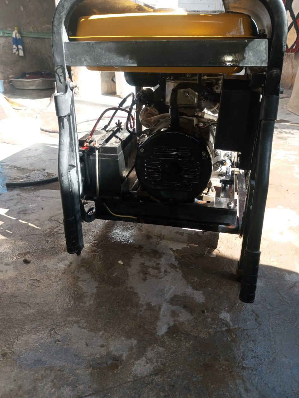 سلام عليكم مولده 20 امبير كاز السعر 550 وهذا رقمي ***********
