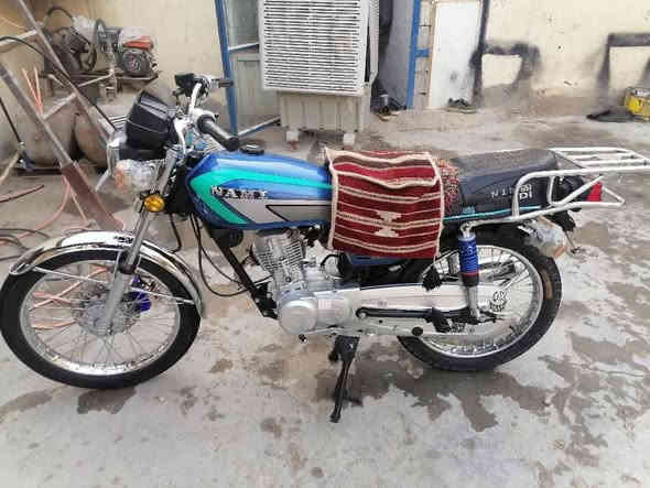 السلام عليكم اربعة كير NAMI 
مديل (2023) 
ناما امتياز اوراق اصول 7 اوراق
 الدراجة ماشية قليل مكفولة من التاير للتاير برغي مامفتوح 
وكيلهة ابو سكينة
وكلهة نضيفة وجديدة الدراجة مو تعمير بلادي متوازي على بيعتهة الماطور 
سعرة 450 بي مجال بسيط
خاص ممتواجد اتصل ***********
