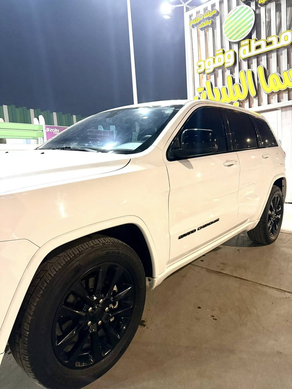 السلام عليكم 
جيب جديده جدا موديل 2022 بلاك توب 1/1 كفاله من الصبغ بدون ايرباك بدون صبغ حادث بسيط جدا ماشيه ٥٤ مابيها نقص برغي رقم اربيل بسمي شخصياً مكاني بغداد البلديات ***********
