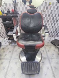 كراسي حلاقة للبيع بسعر جيد للتواصل الدخول للخاص او الأستفسار على الرقم...