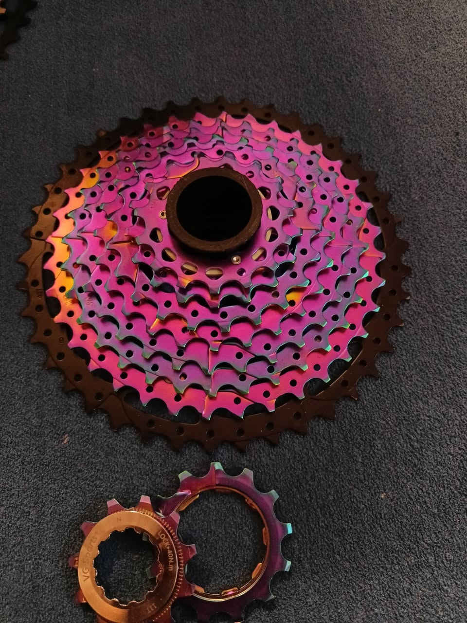 متوفر 
دشلي 7 الوان 10 S
مقعد كاربون فايبر  
تفاصيل خاص 
رقم الهاتف ***********
