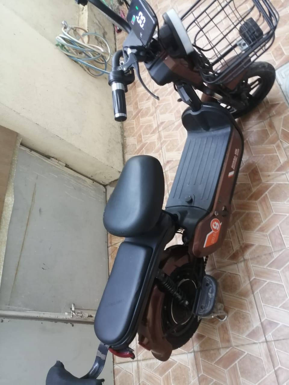 للبيع دراجه شحن سرعه 60 نضيفه جدا سعرها 200 بغداد الدوره للتصال ***********
