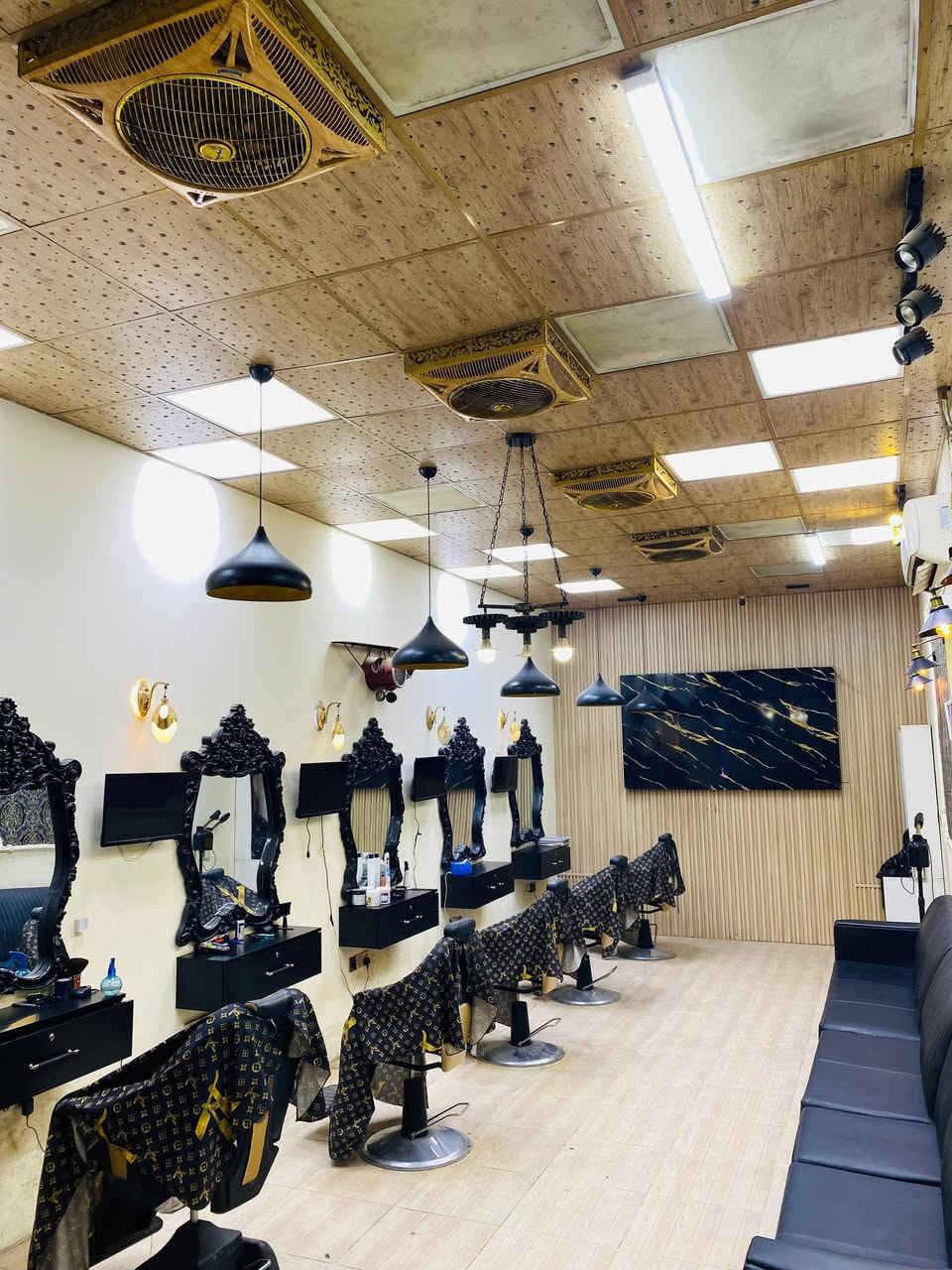 المحل للبيع العنوان شارع أحمد الاوائلي المحل جاهز اسلم مفتاح. الاستفسار ***********
