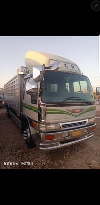 هينو الطيره موديل 2006 مكينه 70 عادي الطول سته وربع ما اتواجد على الفي...