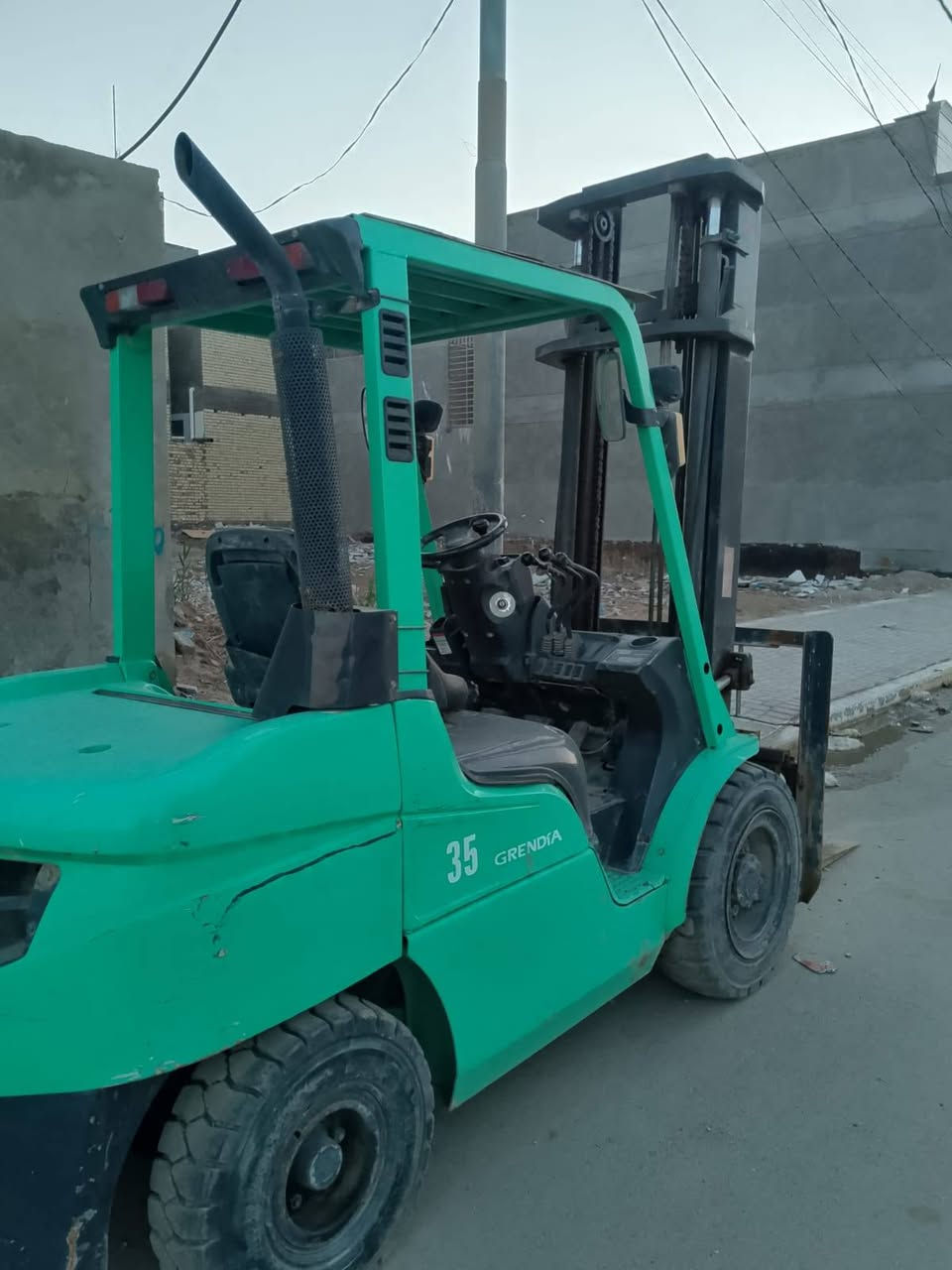 للبيع 2016
رقم شمالي فحص مؤقت
 شرط الشغل  3.5 حموله جب عالي
3حركات
***********
