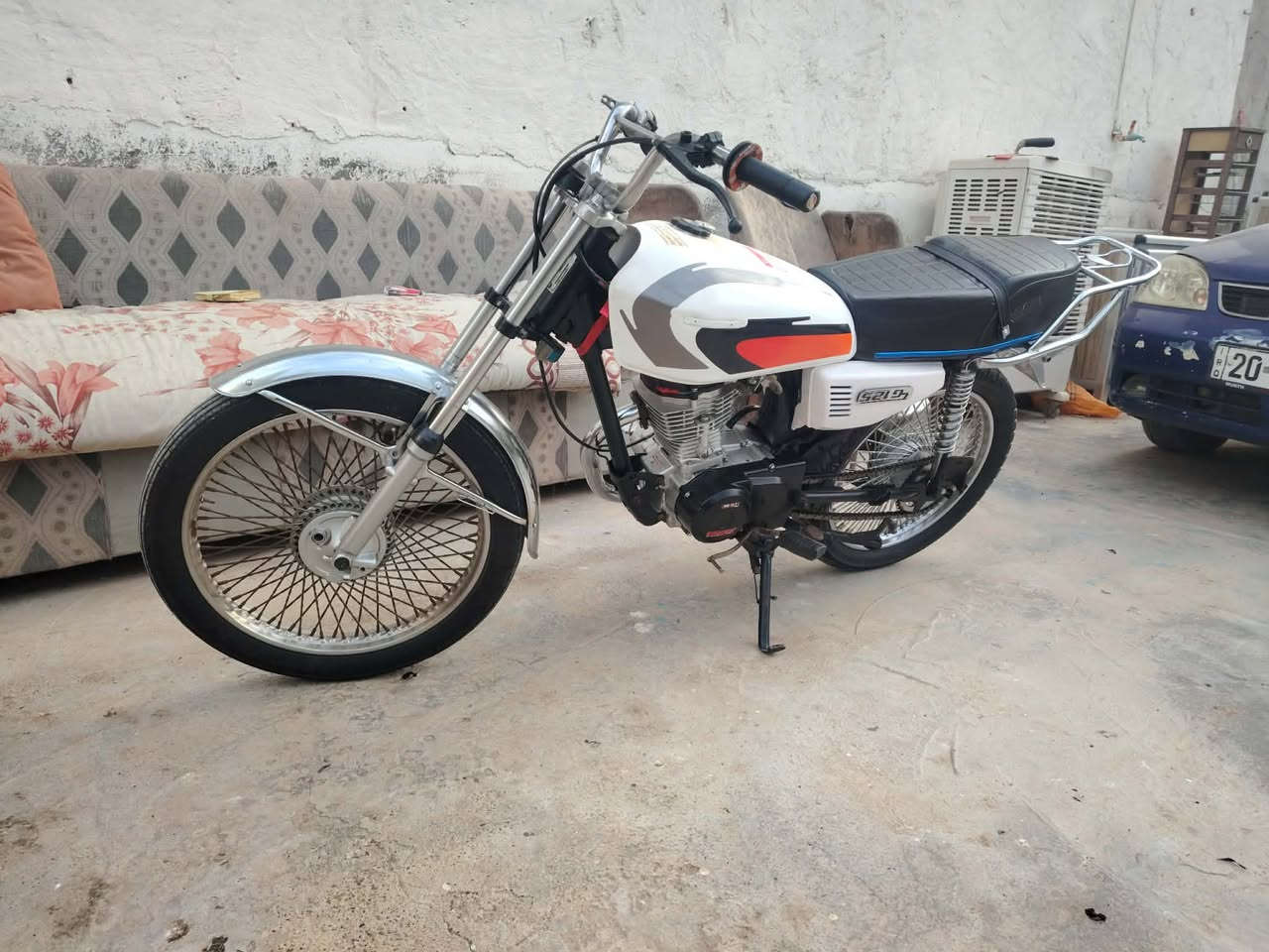 السلام عليكم
للبيع تايكر 2017  مكينه مكفوله من كلشي الدرجه نظيفه  مكان ديالئ الخالص  الشراي يتصل ‭0790 388 8648‬
