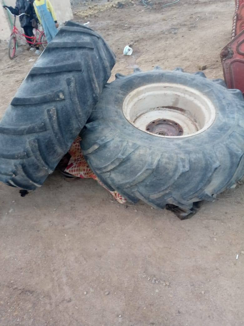 سلام عليكم تايرات حجم ٢٦/١٨ هوه ويله ميسان ***********
