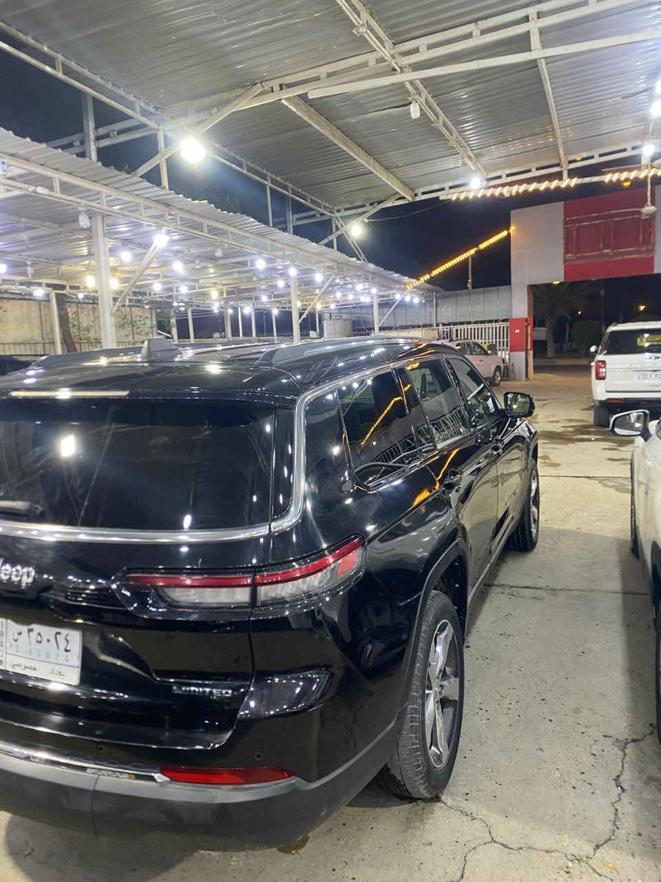 بيع مستعجل بدون مراوس 

جيب موديل جديد 7 اركب 

سياره جديده الي ياخذها ربع ميصرف عليها من كل نواحي 
‏
‏ ‎الموديل : 2021 . (وارد امريكي) 
‏‎المحرك : V6.  3.6L .
‏‎العداد : 65 كيلو متر 
حادثه  سياره جامغ الخلفي و بارد بالباب ايرباك برده فقط وراجع كامل 

وهنا نضربت عندي جامع امامي ورجع بارد

موجوده بدي كار و فحص كله كامل 
……..
‏‎المواصفات :
‏‎* دفع رباعي 4x4 . 
‏‎* رادار امامي مع مانع تصادم . 
‏‎* تحذير الخروج عن المسار . 
‏‎* تحذير النقطة عمياء ⚠ .
‏‎* ويل قياس 20 انج .
‏‎* سقف بانوراما . 
‏‎* شاشه كبيرة 10.1 انج . 
‏‎* نظام الخرائط (GPS) .
‏‎* كاميرا داخلية . 
‏‎* كاميرا خلفية . 
‏‎* المصابيح الأمامية زنون .
‏‎* كشافات الضباب زنون .     
‏‎* تشغيل عن بعد .
‏‎* صندوق كهربائي .
‏‎* مقصورة الركاب من الجلد الفاخر .
‏‎* حفظ وضعيات الجلوس (ميموري) . 
‏‎* المقاعد الأمامية كهربائية .
‏‎* المقاعد الأمامية وتدفئة .
‏‎* المقاعد الخلفية تدفئة .
‏‎* سستم صوت Alpine . 
‏‎* انارة داخلية LED . 
‏‎* حساسات خلفية . 
‏‎* 7 راكب .
‏‎* مكيف خلفي مع وحدة تحكم منفصلة . 
‏‎* تدفئة ستيرن . 
‏‎* مانع تصادم خلفي .
حساسات اماميه و حساسات خلفيه 
‏‎* محدد سرعة .
‏‎* نظام التشغيل والاطفاء الاوتوماتيكی

 —————-—

سياره ب اسمي تحويل ثاني يوم

رقمي *********** 
موجود واتساب كل صورها وتفاصيله هم موجوده
