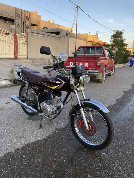 سلام عليكم دراجه للبيع سونيك 24محرك كبس شرط لا صرف لا بخار لا صوت دراجه بل جيس ماشيه قليل كليج الكتروني كهربيات وضع شركه مابيها برغي نقص جديده كلش سعره 540وبيها مجال قليل رقم موبايل 

‭0787 763 7458‬
