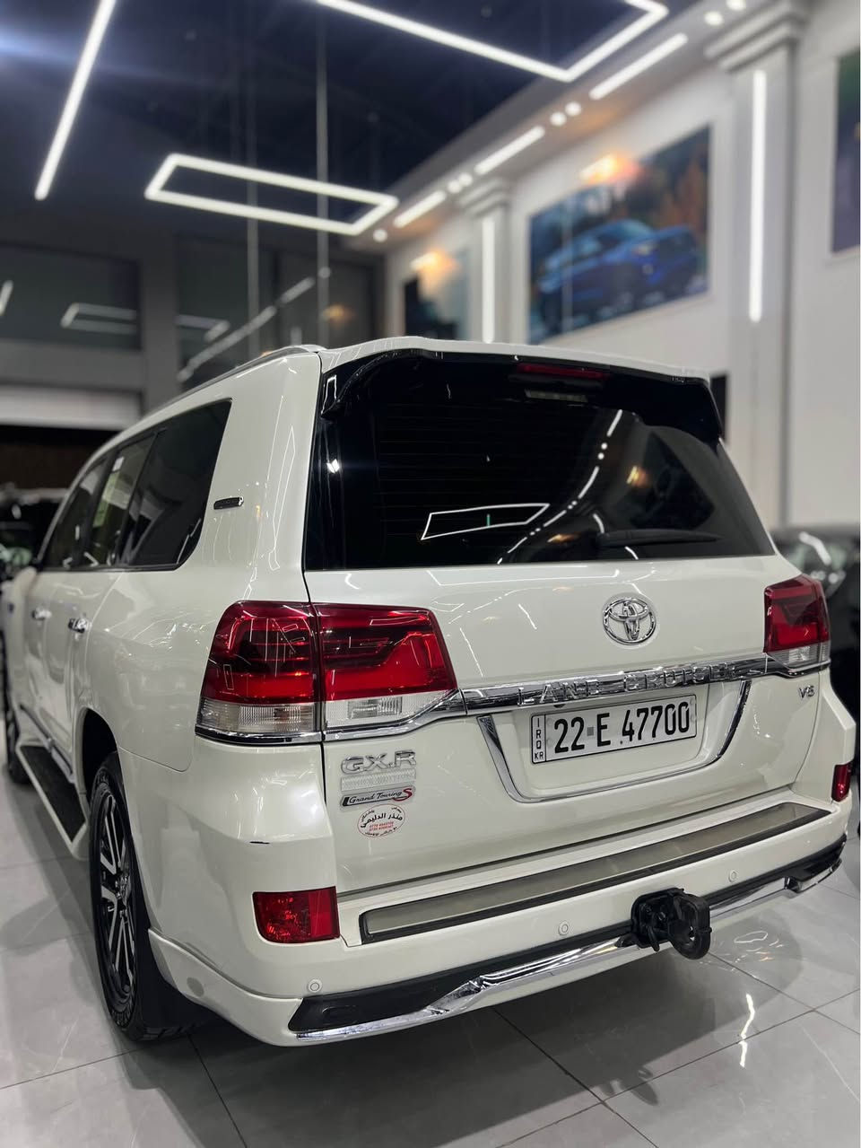 السلام عليكم اخواني الاعزاء 

TOYOTA LAND CRUISER 

الموديل • 2017 

الوارد • خليجي 

الصنع • جيهان 

V6

اللون • ابيض 

WHITE EDITION 

مرقم و كامل رقم مميز بأسمي 

المواصفات • GXR 

حساسات 

رادارات 

5 كامرات ( كامرات محيطيه ) 

اشاره بالمرى

مرى كهربائي

اناره اماميه LED مع  عدسات زينون 

اناره خلفيه LED 

كشاف ضباب 

فتحه سقف 

بصمه تشغيل 

كشن جلد 

كشن كهربائي 

كير أوتو ماتيك 

شاشه كبيره 

تجكمات ستيرن 

مثبت سرعه 

7 اراكب

تبريد مركزي 

الخ…..

مشي السياره • 124,000

ضرر السياره • ثلاث أماكن بارد ما يبين بالعين 

لمعرفه المزيد من تفاصيل السياره التواصل معناً عبر الرقم الأتى • *********** • 📞

مكان السياره • اربيل • شارع 100 • مدينه المعارض • معرض منذر الدليمي أربيل, العراق
