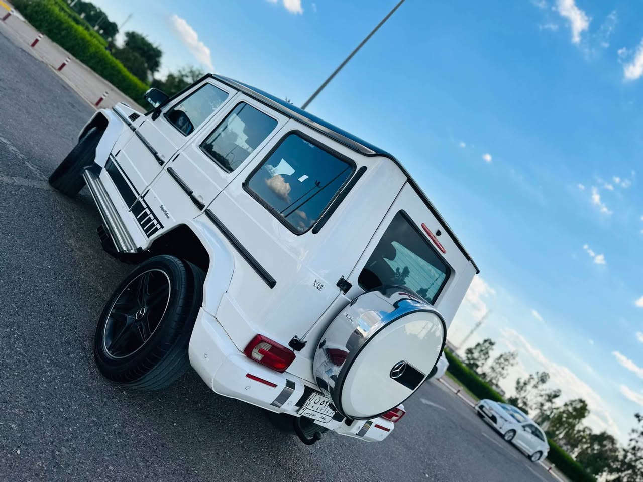 Mercedes G class 2009 
شکلی كامل كراوە بە 2020 
مەکینە 8 پستن لیگزز مەرغوب
وەك بیلادی هەمووشتی
بەسمە و شاشە گەورە 
تەبرید مەرکەزی
ویلی بیلادی سپۆرت
ناو داخیلی کرایتە 2021
سوکانی AMG سپۆرت  
سەقف رۆزرایز شامۆ 
سیستەمی گزۆزی نەرمە سەوتێکی زۆر راقی هەیە
تازە کامل سێرفزی بۆ کراوە 
چوار تایەی و ویلی لۆکی بۆ بوسترات
رەقەم بغداد مشروع وەطنی سەنەوی 2027 
سەیارەکە زۆر خاوێنە 
سعر 195 وەرەقە و کەمێک مجال
شوێن // هەولێر
گۆینەوەش دەکەم بەشتێک بەدلم بێت
بۆ زانیاری زیاتر نامە بنێرن لەخزمەت دام . أربيل, العراق


**إذا كنت صاحب هذا الإعلان وتريد حذفه لأي سبب، رجاءا أرسل رسالة إلى الدعم الفني**