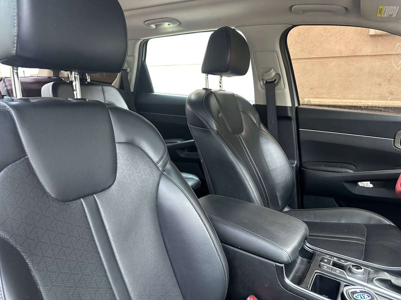 سورنتو 2022 Ex 
رقم اربيل
حادثها جاملغ مبدل وبنيد مصلح
ماشية 60 ميل
4 سلندر 2.5 توربو
كير اوتو 8 سرعات
بانوراما 
كشنات vip 
رادر
تحذير الخروج عن المسار
قيادة ذاتية 
حساسات خلفية
كاميرا خلفية
نقطة عمياء 
تحذير عن الخروج من السيارة 
السعر 225 وبيها مجال
متواجد ماسنجر و واتساب ***********
