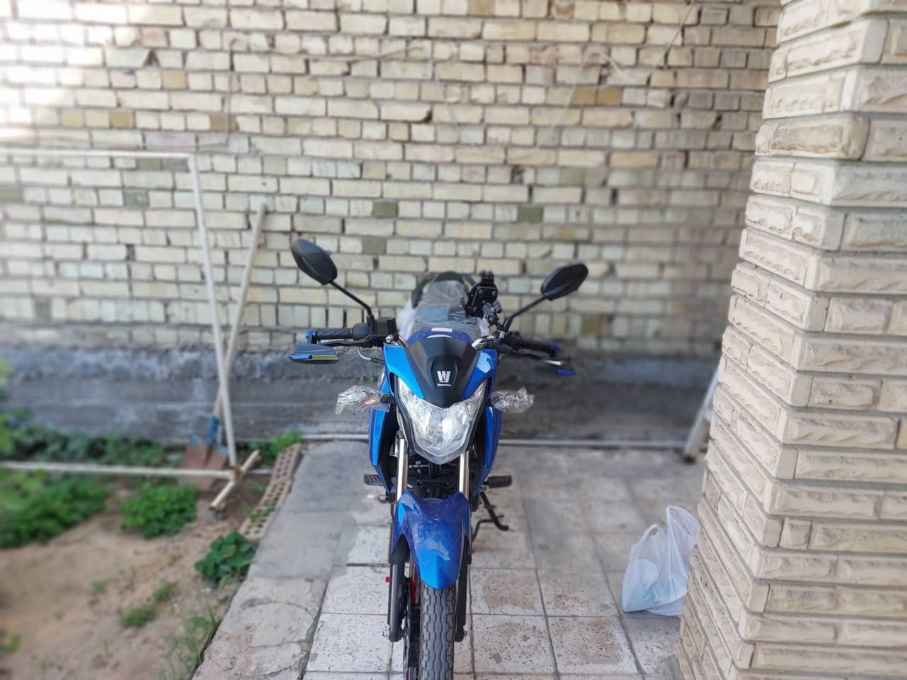 السلام عليكم للبيع دراجه هاوجي KA 2023 جديده صارلها شهر من اخذتها ماشيه 700 قابله للزياده مرقم بغداد تحويل بنفس اليوم كير 5 نمر محرك 150cc السعر 3 ملاين و 250 بيها مجال للتواصل ***********
