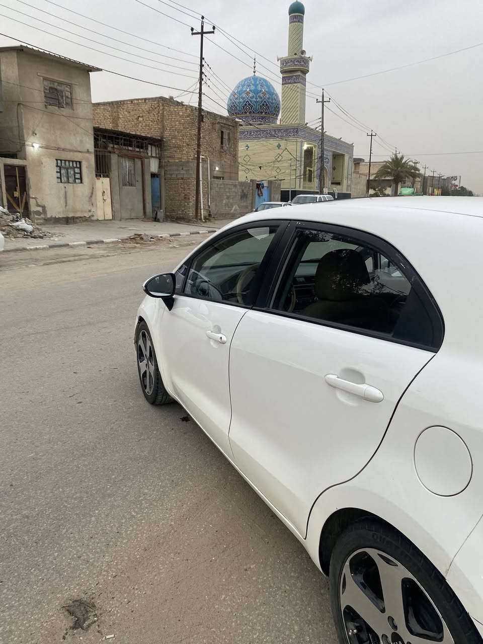 السلام عليكم 🤍
_______________
كيا ريو .للبيع🔴
المديل:2013.  خليجي 
هزه وفحص جديده 
سنويه 2031
العداد:147km
المواصفات.
1.اشاير بالمري 
2.مري شفط 
3.فتحه سقف
4.تحكمات ستيرن 
5.نضام الايكو 
6.ويل رياضي 
7.داخل جوزي .اسود.
8.كشاف امامي 
6.مكينه دوش
_________

الاضرار:
1.جامغلع السايق صبغ بدون اضرار
2.باب السائق صبغ بدون اضرار
وجمالغ الراكب بارد اصبعين 
🔴سونار موجود
______________
السياره حلوه ونضيفه
مكان السياره (النجف الاشرف )
🏷️السعر خاص 
الرقم:***********
