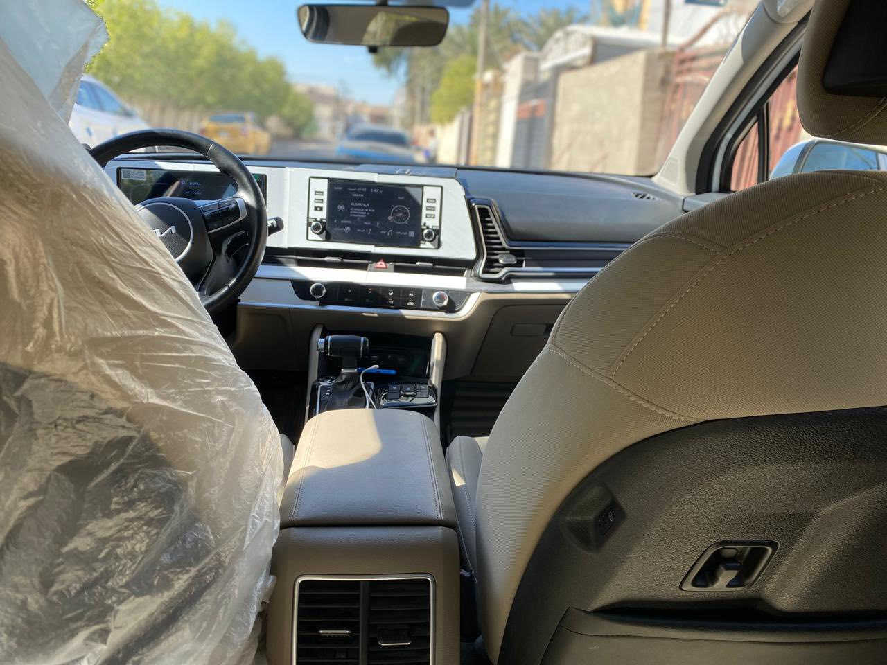 السلام عليكم 
النوع : كيا سبورتج ( خليجي) 
* السياره دوليه ام الضمان 
الموديل : 2024 
الرقم : بغداد ( بأسمي ) 
عداد المسافه :37 الف كيلو 
السياره : كفاله عامه 
المواصفات : 
* المحرك : 2000 دوش 
* بصمة + بصمة ابواب 
* شاشة دجتل 
* تشغيل عن بعد 
* تبريد قطعتين 
* كراسي كهرباء 
* شاحن وايرليست
* سايد بريك بصمه 
* فول تحكم ستيرن 
* 3 انظمه قياده 
* تدفئة كشنات + تدفئة ستيرن 
* شاشة + كاميره + كاربلي 
* اشاير بلمري + المري شفط 
* حساسات اماميه خلفيه 
* LAD نهاري امامي خلفي 
العنوان : بغداد - البياع 
السعر :227  ورقه
للتواصل على الرقم ***********
