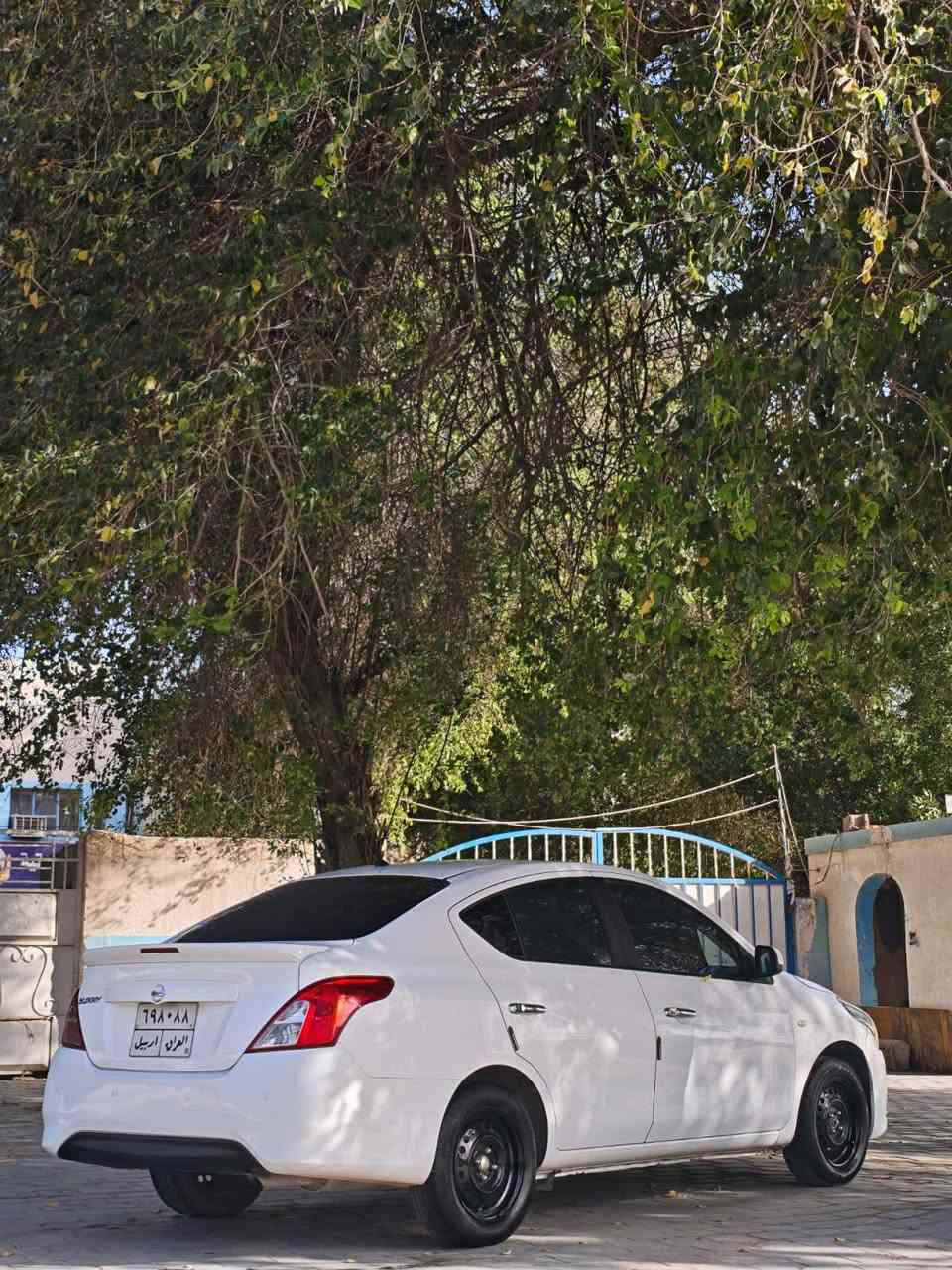سلام عليكم بيع فقط نيسان سني هندي 2022 رقم اربيل وكالة أو تحويل مضمونات سيارة بسم شركة سنوية لغاية 2028 
السيارة هندية ام البليته الزركة 
مكفولة من صبغ وتبديل 
فقط بارد قليل بل جاملغ 
مكينه وكير وضع الشركة ما مفتوحات حدادية جديدة تخم تايرات جديد تبريد ثلج 
سيارة جاهزة 
مواصفات تحكم ستيرن/ سبايدر/ يدات وشباج نيكل/ حساس خلفي / حساس تاير
بقية المواصفات المعروفة 
السعر ١٠٥ وبيه مجال قليل 
مكاني نجف 
رقم الهاتف *********** النجف, العراق
