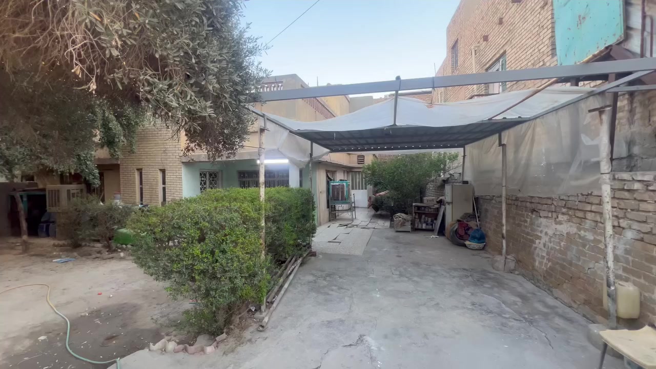 ملاحضه / العنده عقار 🏡#للبيــــــع ويريد يبيع  #دزونه كافت التفاصيل العقار مع ذكر السعر ورقم التلفون ☎️وان شاء الله باقرب وقت ينباع ان شاء الله 🤲❤️
________________________________
دار 🏠 للبيٌـــــــٌـــع تفليش ينباع قطعه ارض  
المساحه : 190 متر  📍موقع الدار 🏠 الشعب قرب سوك صبح وقرب شارع بيت عبد النبي 🤲 للاستفسار والطلب مكتب الباسم للعقار بادره محمد الدراجي ‭0771 291 7191‬
و حسين الدراجي ابو الاكبر *********** 
سعر المتر 1/800 وبي مجال
