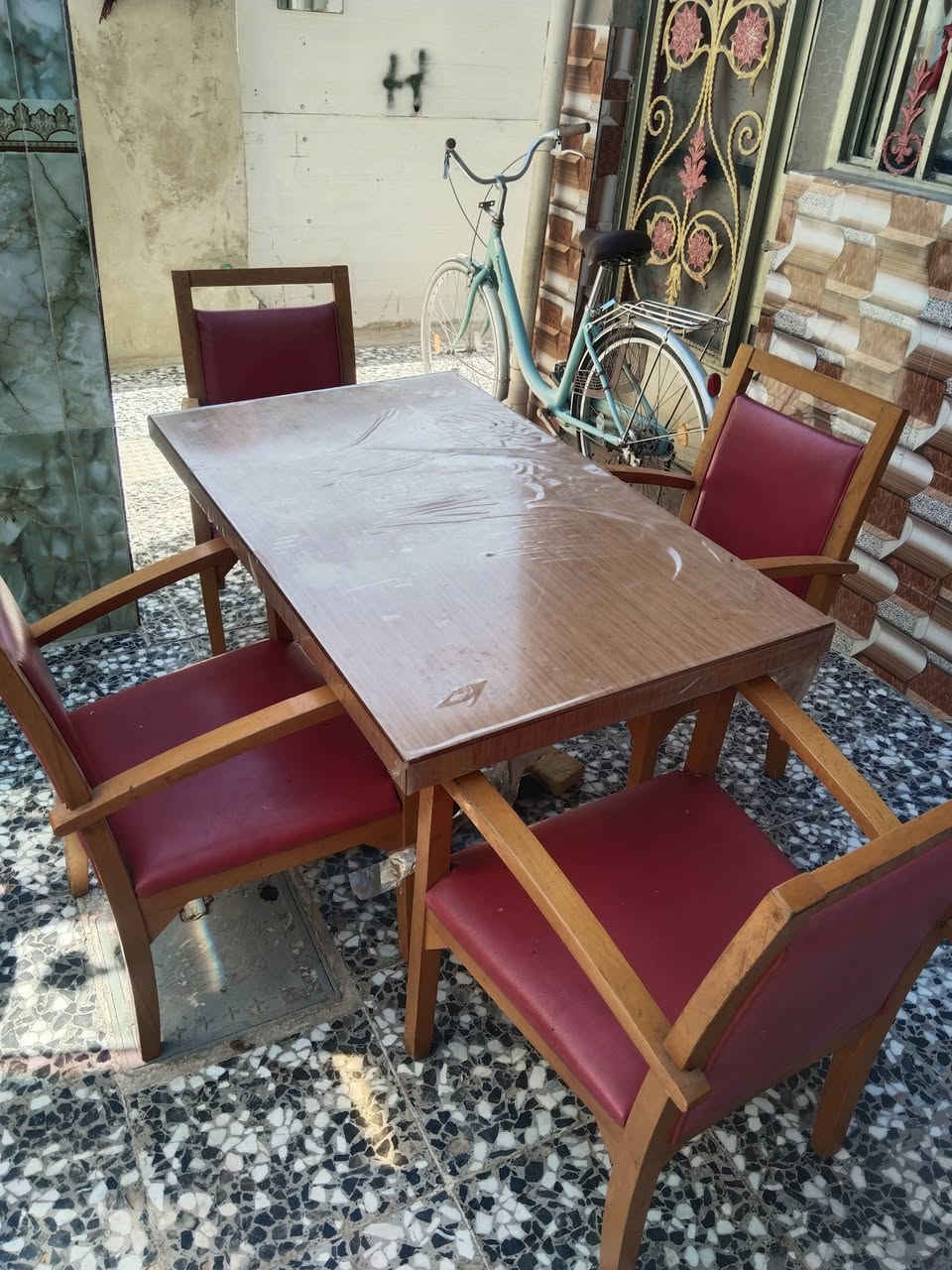 ميز طعام اخو الجديد السعر ١١٠جوال ***********
