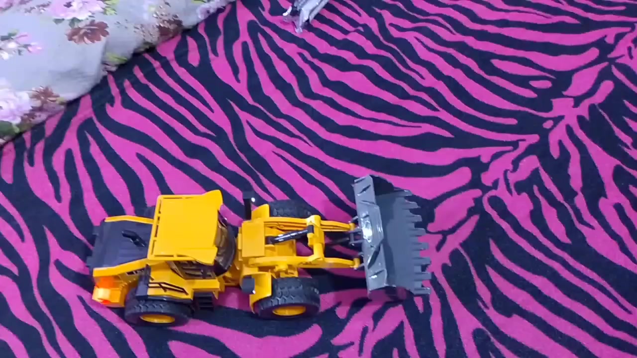 شباب السلام عليكم يوجد شفل عل ريموت جديد سعر 40 مع التوصيل مجانا 
الشغل كله ابلاستك مقوه


**إذا كنت صاحب هذا الإعلان وتريد حذفه لأي سبب، رجاءا أرسل رسالة إلى الدعم الفني**