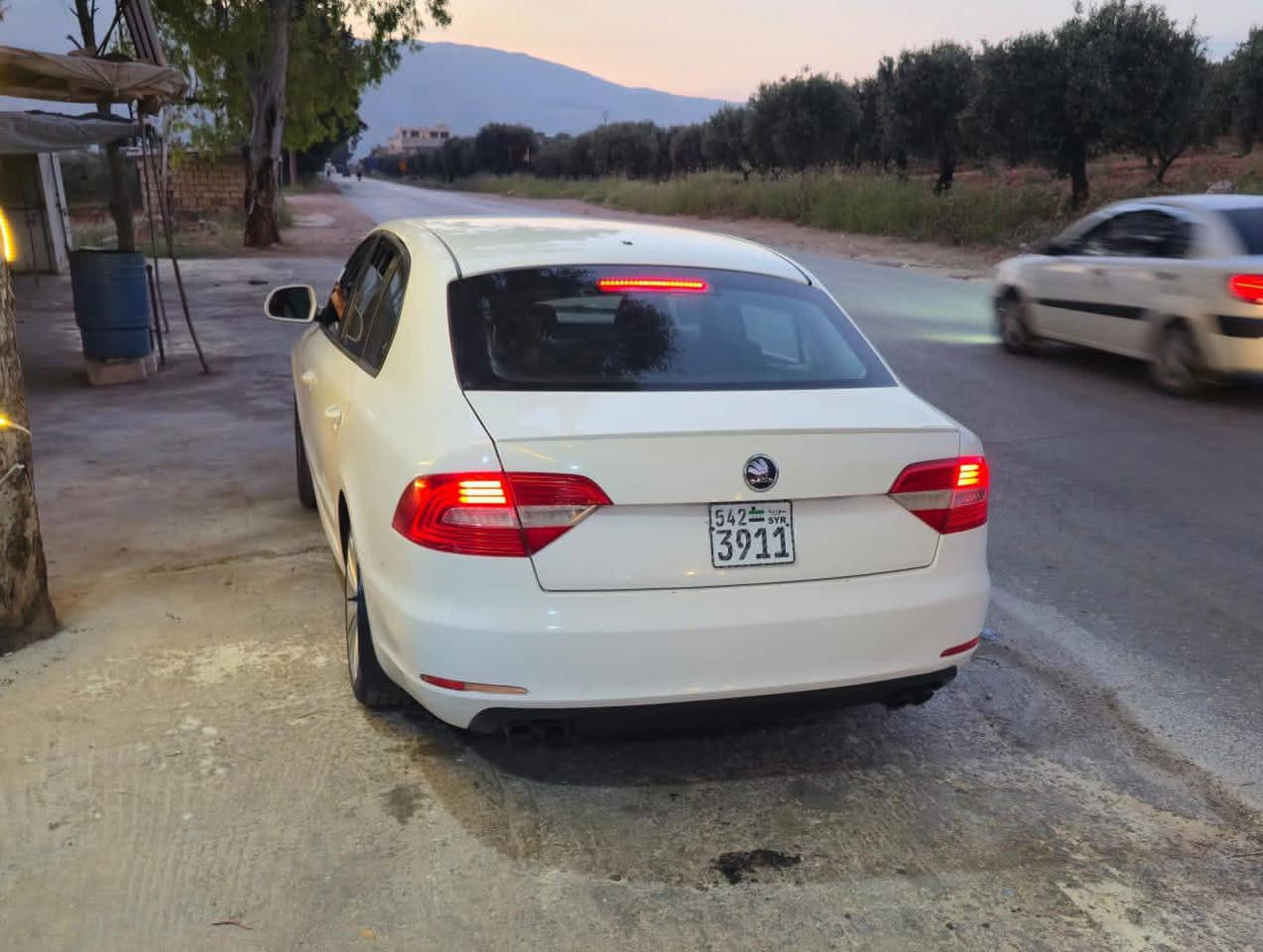 سكودا سبر بي 
مديل 2015
الوحش الياباني 
تمتيك والنواعم 
اكمل وصف عدا فتحة وجلد 
بفأتا 
ممشى 240الف 
محرك اساسي بنزين 4 سلندر اقتصادي 
نضافة داخلية وخارجه 100
4 دواليب وكالة 
دوزان بدو شغل 
مكيف جامي بارد بوظ
اوربي إدخال جديد 
خالية القصة والحوادث كفالة 
ملاحظة السيارة مبخوخا نضاف 
 فقط تغيير لون بسبب الون السابق لون شركة 
كفالة من المعجون والصدا والهريان والتخيخ والشاصي 
وسعر بنور الله 7400وسكرا 
تواجد ادلب تواصل واتس اب+352681595174


**إذا كنت صاحب هذا الإعلان وتريد حذفه لأي سبب، رجاءا أرسل رسالة إلى الدعم الفني**