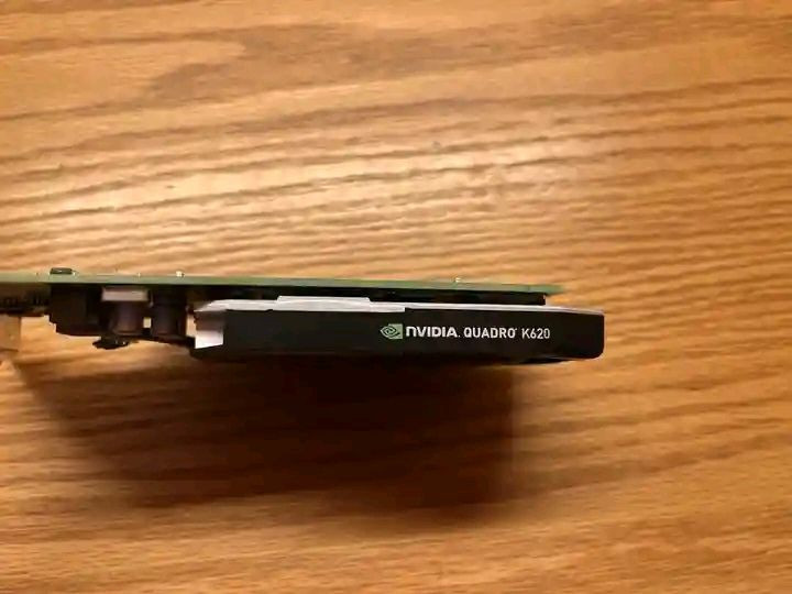 10 آلاف بس 
كارت شاشة وتحويلة من display port to HDMI 
مستخدمات


**إذا كنت صاحب هذا الإعلان وتريد حذفه لأي سبب، رجاءا أرسل رسالة إلى الدعم الفني**