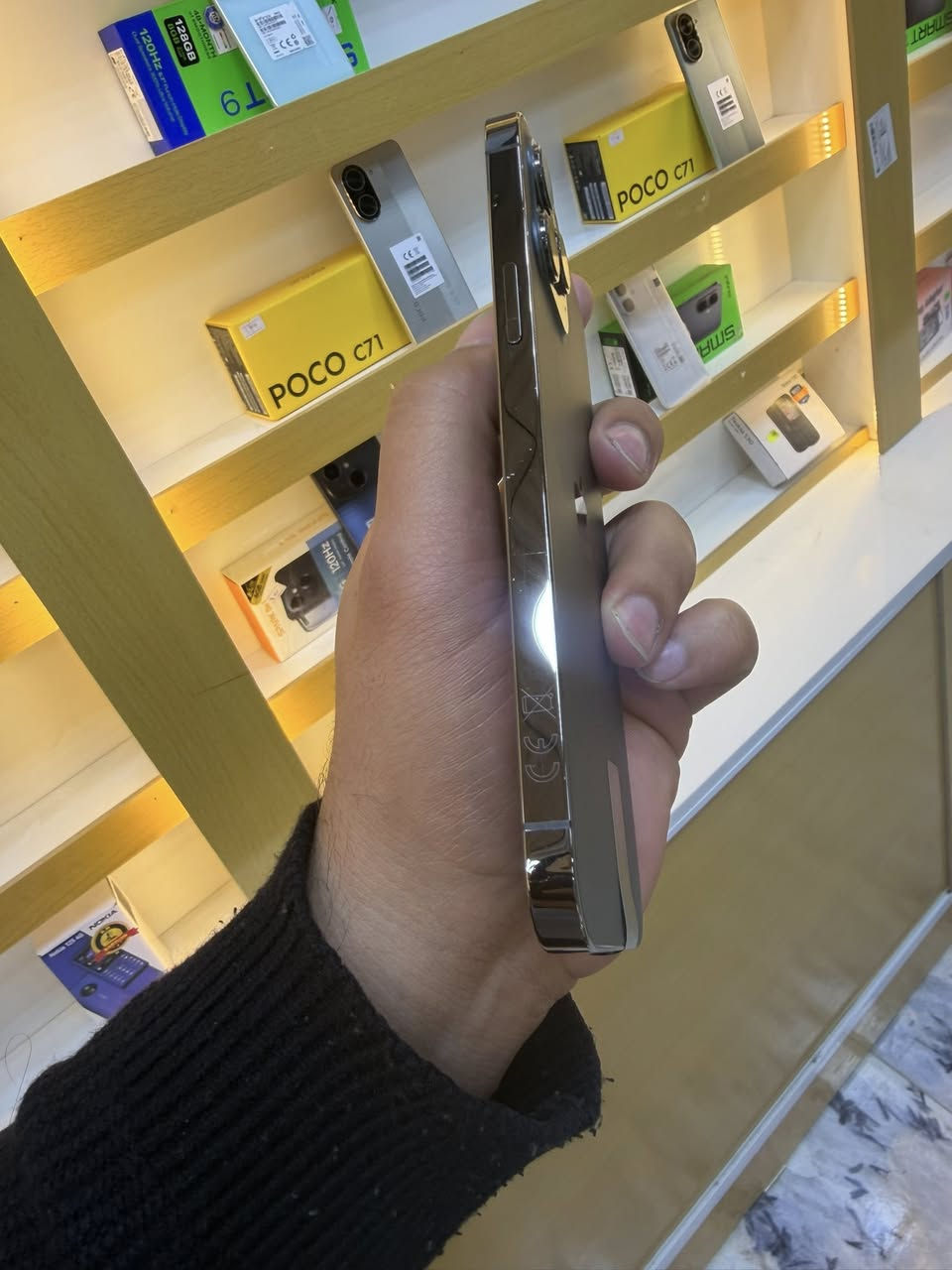 12 برو ماكس ماستر
ذاكره 512 ركز 512 
بطاريه 94 
نموذج m الاصلي
وتر بروف كله نورمال علحاسبه
جهاز شخط مابي
وبسعر 🔥🔥
530. الف
مكاني بغداد قرب علوة الرشيد
***********
