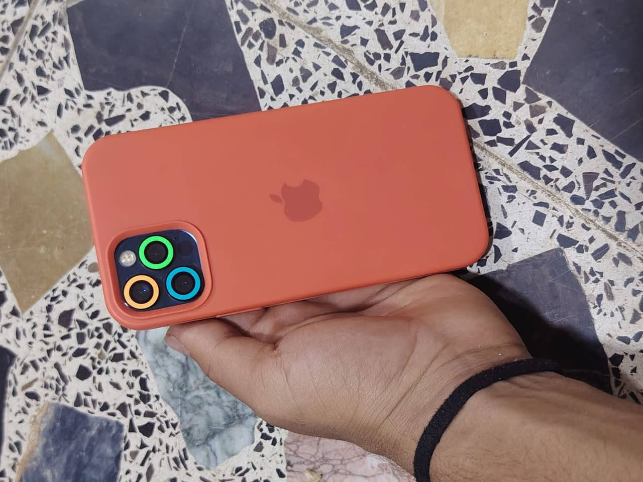 سلام عليكم iPhone 12 Pro دبل شريحة ذاكرة 256 مبدل شاشة وبطارية شاشة 3 خيارات تفتح بصمة سعر 325 رقم *********** هذا واتساب ***********
