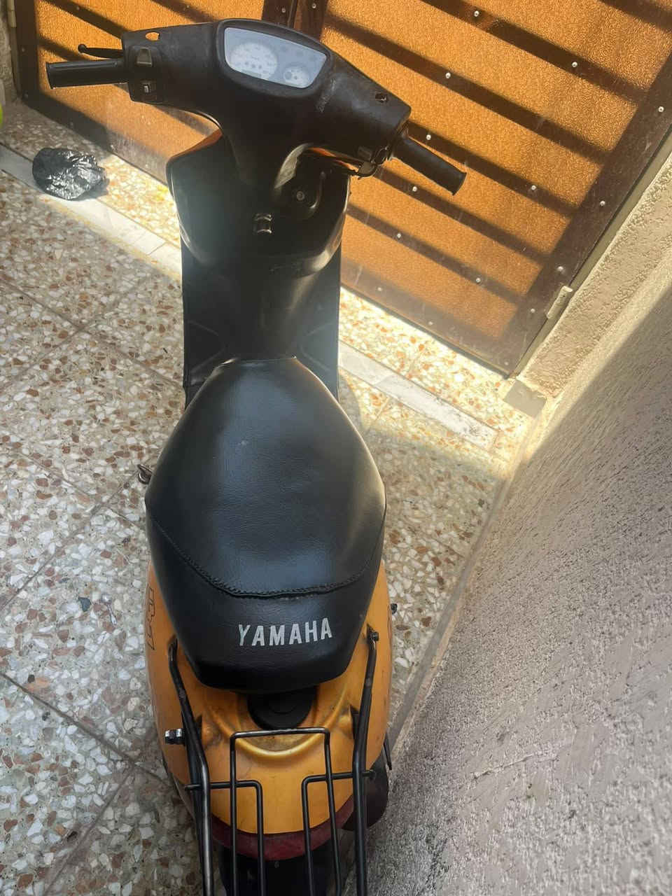 دراجه تسع زروف
بيه اوراق دراجه كله كفرات اصليه مكينه مامفتوحه
هيه شغاله بس عفته و رحت ل بغداد 5اشهر ومن رجعت ما اشتغلت مع العلم هيه تشتغل سلف و هندر بس الباتري ماله شمرته و تعاجزت اجيب واحد ثاني المهم اني ابيع كوم حديد سعره ب200وبيه مجال بسيط والله دراجه فلوسه بيه وزايد الرقم ***********
