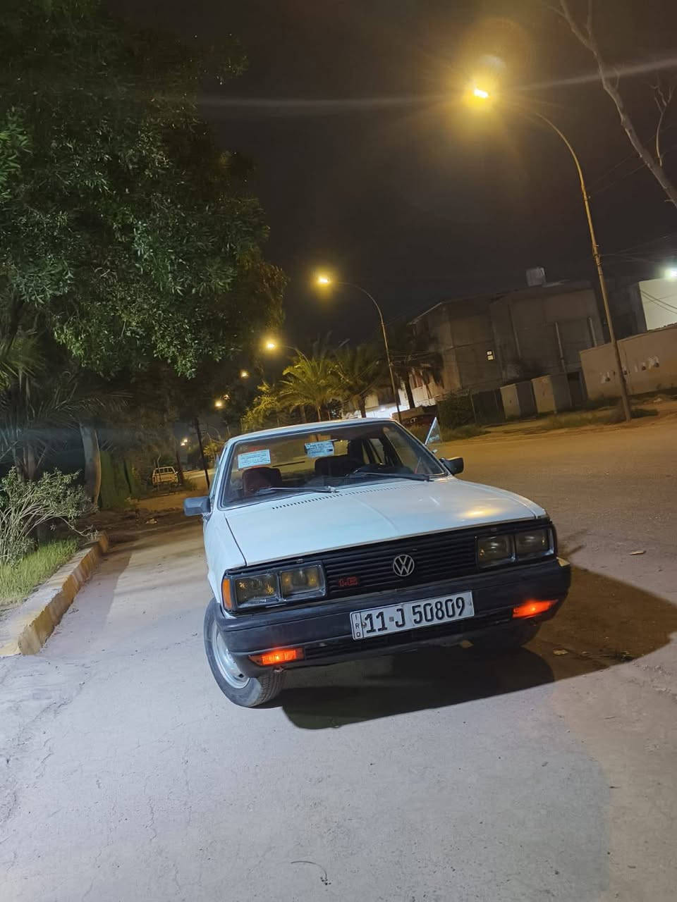 سلام عليكم برازيلي للبيع 1987رقم بغداد مميز  مكينه 1800كير 5 السياره نضيف تخم تاير صدر جديد   بسمي تحويل ثاني يوم  كهرباياته كامله السياره مصبوغه اثر جراد  السياره نضيفه السعر 30 وبيه مجال بسيط حك الجيه   العنوان بغداد المائن قريب بسمايه ***********
