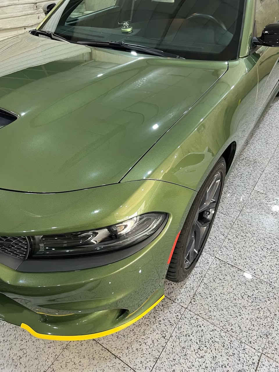 جارجر 2023جي تي بلاص ادشن  رادار امامي  رادار جانبي 
‎رقم بغداد  الجديدالدولي 
‎كفاله عامه ع وضع الشركه  
‎وكاله هارلم ضمان  3سنوات
‎ . (خليجي) .  السيارة حرة بسمي ثانيوم احولك 
‎العداد :9الف  
‎المحرك : V6.  3.6L . 
‎المواصفات : 
‎* ويل قياس 20 انچ اسود .  
‎* نقطة عمياء .  
‎* مصابيح أمامية زنون .  المري قلاب عند الرجوع للخلف المريا بيه نقاط عميا وهيترات 
‎* كشافات الضباب زنون .  
‎* المصابيح الأمامية مع LED .  
‎* حساسات .  
‎* شاشه كبيرة مع نظام ملاحة نفكيشن GPS . 
‎* الشاشة مع اوپشنات SRT .  
‎* سستم صوت الپاين . 
‎* فتحت سقف (سلايد) .  
‎* مقاعد أمامية كهربائية عدد 2 .  
‎* ذاكرة لحفظ وضعيات الجلوس (ميموري) .  3
‎* مقاعد أمامية تبريد وتدفئة .  
‎* مقاعد خلفية تدفئة .  
‎* تشغيل عن بعد .  
‎* ستيرن كهربائي .  
‎* تدفئة ستيرن .  
‎* محدد سرعة .  
‎* تلفون بلوتوث .  
‎* كاميرا خلفية . 
‎الجنطة ذكية 
‎* مرايا متحسسة للاضاءة العالية . 
‎* كير شفتر بالستيرن .  
‎* دخول ذكي (بصمة) . 
‎السياره خليجي وعليه ضمان شركة هالم قيادة ذاتية معلومات عل شاشة كل الاعطال قياس ظغط الاطارات عل شاشة مكاني السيارة مغلفةppfمن الزيرو كله اوبي ظمان10سنوات اب  بغدادمغلفه العنوان ناصريه***********اوكل تبديلة دهن يم صيانت  هارلم  شرط برغي مامفتوح بيهة على وضع الشركة السعر 380$ اوبيه داشكام اصلي من الشركة ابو الجي بي اس كامرت حوادث اوتسجيل داخل اوخارج السيارة صورة اوصوت 4Kفول اجدي
