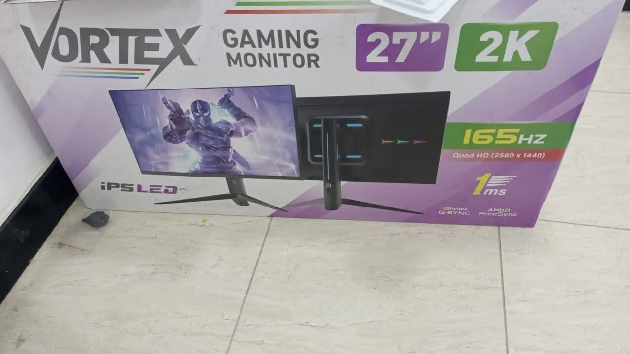 السلام عليكم قطعه اخيره بل محل مالي شاشه VORTEX 2K 
تدعم   RTX
معدل ال Hz 165
الوانهة حلوه كلش وتكدر تتحكم بكلشي بيهة 
اناره خلفيه متغيره تكدر اطفيهة او اشغله شي اختيار
العناوان بغداد الاعظميه  
رقم الهاتف ***********
