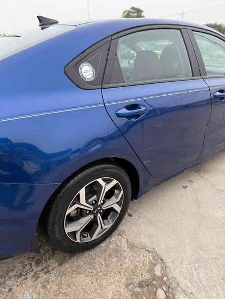 للبيع فورتي 
موديل2021
صبغ دعامية خلفية فقط 
وبيها بارد ب صندوك 
بدون يرباك
سيارة جديدة بدون اي نقص 
مكينة كير كفالة
صور حادث وسونار ب منشور 
تحويل مباشر 
سعر147ورقة وبي مجال قليل 
الاتصال***********
مكاني بغداد حي قادسية بغداد
