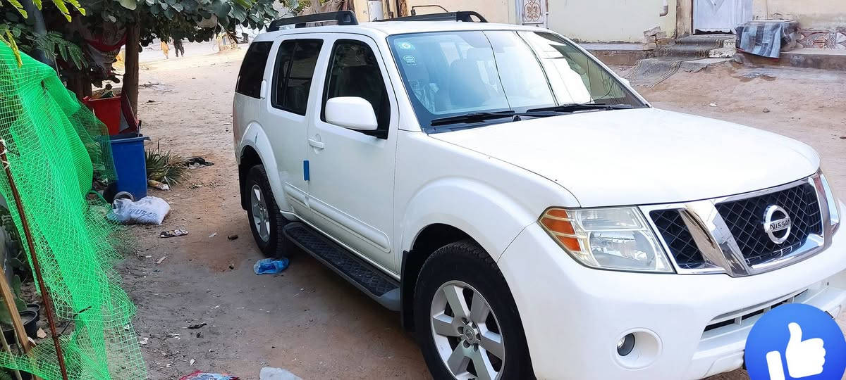 نيسان بافندر رقم بغداد وارد امريكي موديل 2012  حادث بسيط صبغ جاملغ امامي عكس السايق بدون إرباك السياره جاهزه  مكان النجف الاشرف السعر 120اوبيها مجال للاستفسار الاتصال على الرقم ***********

