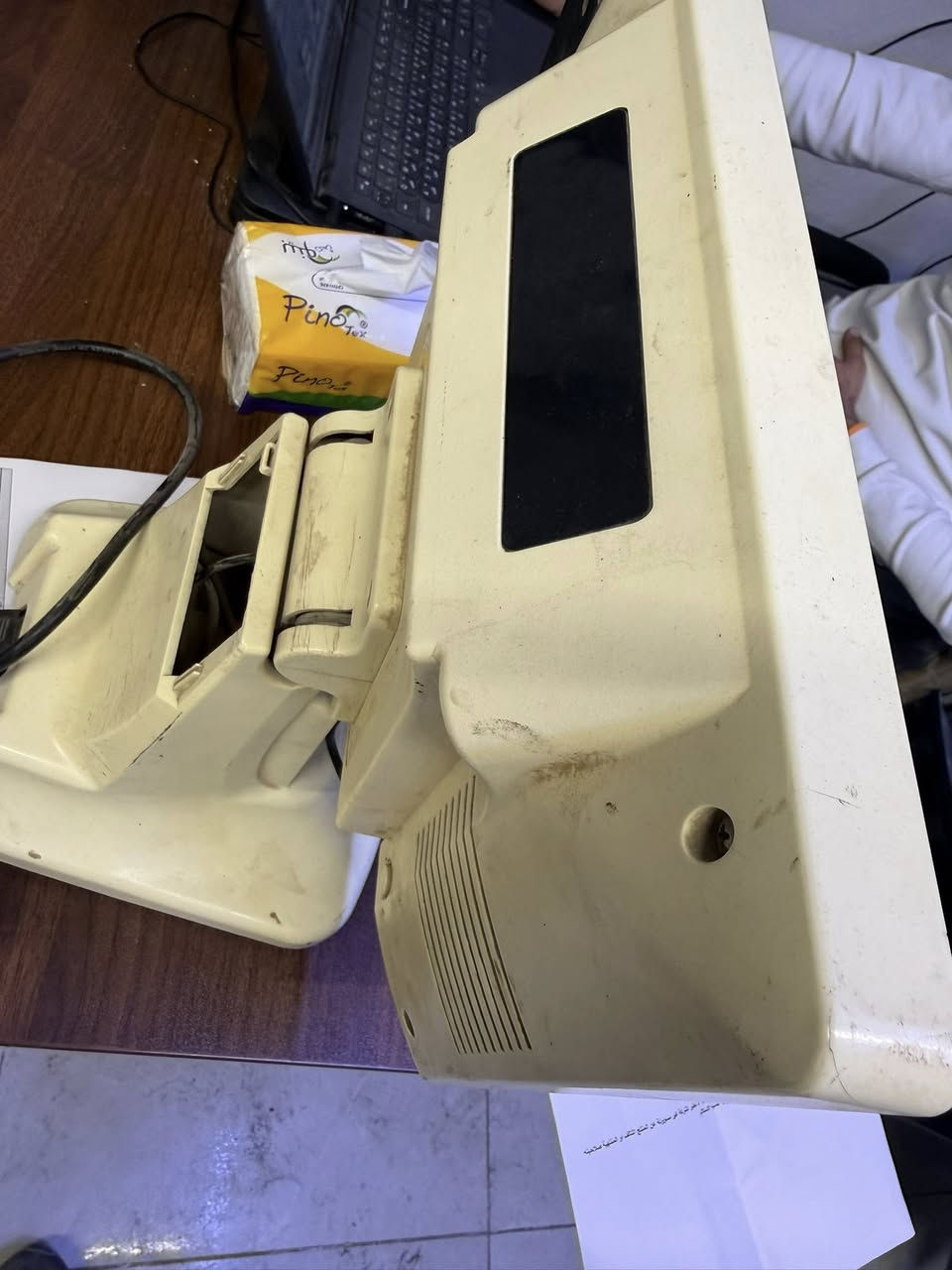 شاشه كاشير للبيع 
***********
مكان عويريج قرب باب الاغا
سعر ٣٥٠ وبيهة مجال قليل
