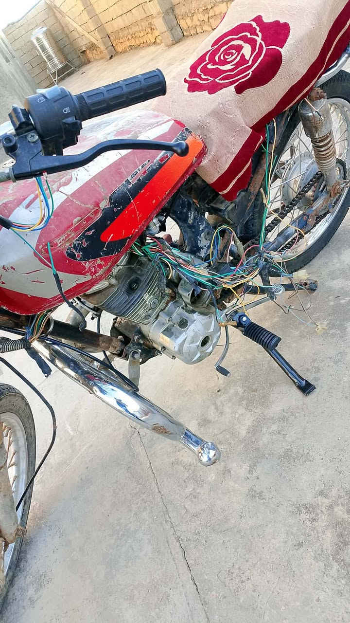 السلام عليكم   موطور خمسه گير ينشاف بالعين محرك نضيف تايرات وياله جدد يعوزه كهربائيات 200وبي مجال


**إذا كنت صاحب هذا الإعلان وتريد حذفه لأي سبب، رجاءا أرسل رسالة إلى الدعم الفني**