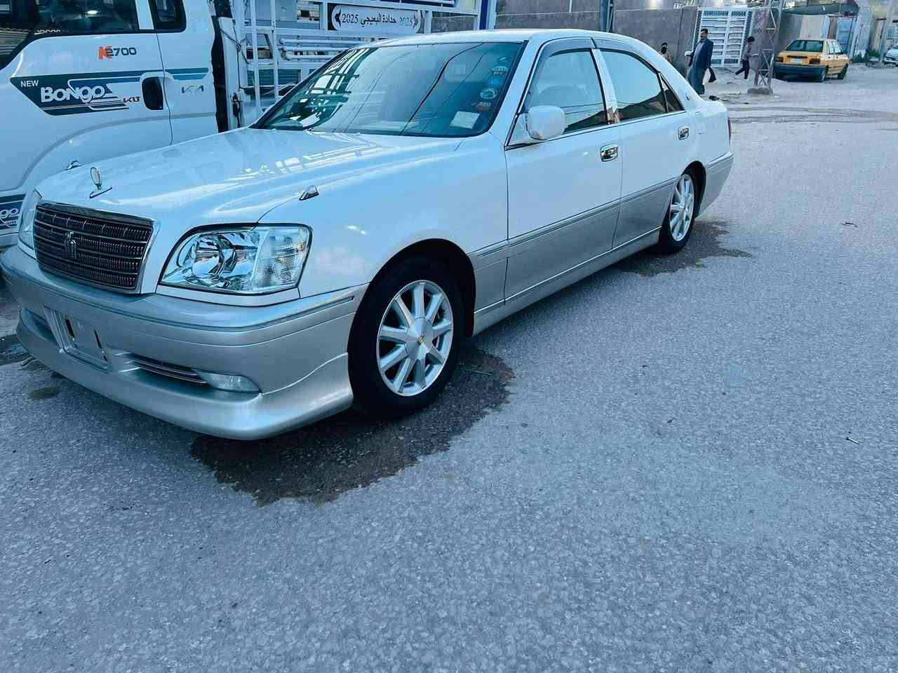 السلام عليكم ملكه موديل 200 اصل محرك كير حداديه تبريد كله جديد 3دكم محرك سي9 تبريد خلفي تحويرت نجف فوك وجوه  كفاله عامه سياره السعر ب137 وبيها مجال رقم الهاتف ***********المكان نجف عباسيه
