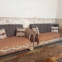 للبيع خمس مقاعد وتر بروف سعر 175 رقم الهاتف 07712820726