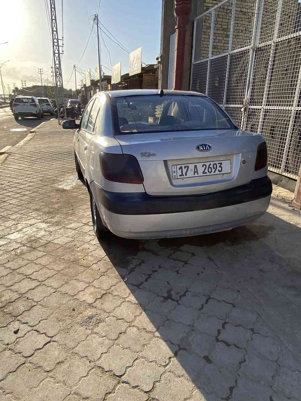 السلام عليكم كيه ريو للبيع
السياره راح اكتب تفاصيله كلش. 

السياره بيه ظربه بل جاملغ الخلفي. 

وبيه ملاحظات. 

السياره جاهزه للخير مكينه كير. تبريد تدفئه. كهربائيات. كله شغال 

سنتر لو. شاشه تاب. جاهزه. للخير. 

حداديه كامله السياره توني مسويه 

رقم انكليزي. وسنويه لل 30. راعيه موجود ويريد مداور 

السعر 63 وبيه. مجاال. بسيط. 

للستفسار. هااذ رقمي. ***********
