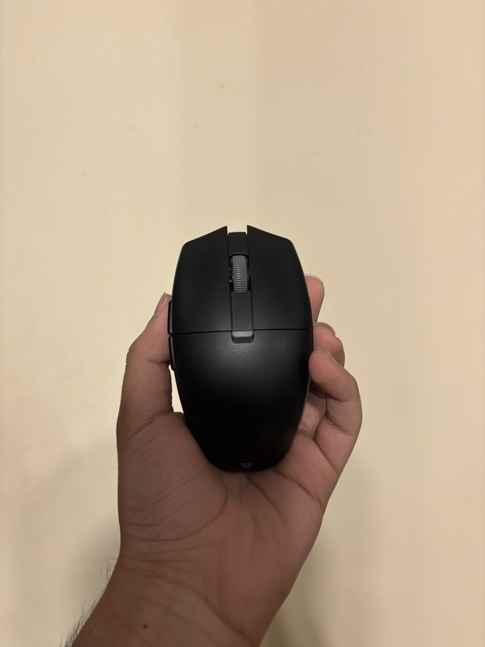 ماوس احترافي من شركة fantech مستخدم اسبوعين نوعة Aria Xd7e يجي بمستشعر 3311 والdpi 1200 ، بي سوفت وير كامل ومبرمج تلقائي وبطاريتة تدوم 70 ساعه ويتضمن غطائين للظهر ووزنه خفيف 59 غرام ضمانة 7 اشهر .
السعر : 35 الف وبي مجال


**إذا كنت صاحب هذا الإعلان وتريد حذفه لأي سبب، رجاءا أرسل رسالة إلى الدعم الفني**