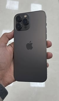 للبيع فقط  13 برو ماكس ٢٥٦  بطاريه 83  امريكي بدون غراض m مكفول  وتر  ...