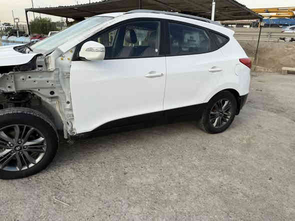 توسان خليجي موديل 15رقم واسط صار بيه حادث ابيعه على وضعه سيارة شغاله وتمشي مكانه سيارة بغداد *********** سعره 98 مجال قليل
