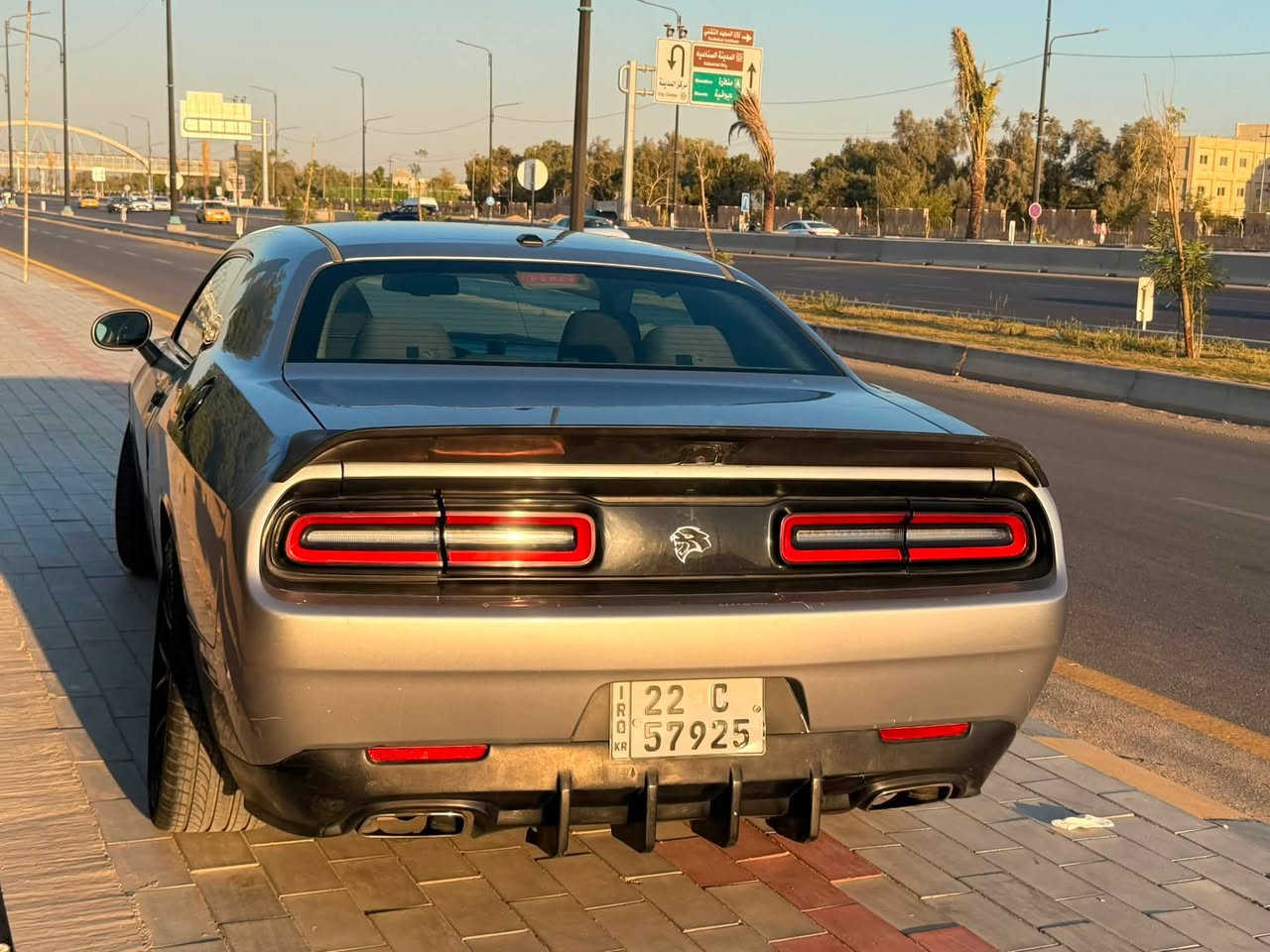 للبيع: دودج تشالنجر SXT موديل 2018 (محدّثة شكل هيلكات) مواصفات الSXT المعروفه 

· السيارة حادثها: جاملغين وجهى الراكب 
· بيها كم طخة بالصفاح 
.     تبريد شغال ثلج  
· المكينة مبدلة قبل 3 أشهر بمكينة قصّة جديدة.
.      ماشيه 294 الف رقم اربيل جديد السياره باسمي
· السعر: 130 قابل للتفاوض.
· البيع مستعجل بسبب ظرف.
.     يرادلها ترتيب للي ياخذها 

📍الموقع: النجف
📞 للتواصل: *********** واتساب
