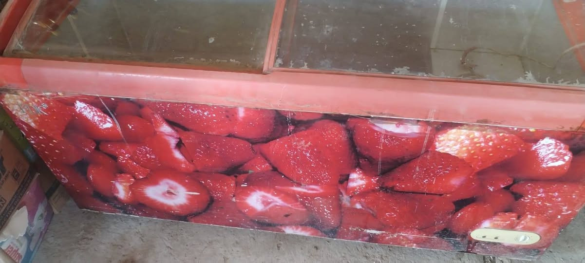 مجمده عارضه بيه ليك السعر ١٢٥ بيه مجال الاستفسار الاتصال علئ رقم *********** المكان ديوانيه مركز
