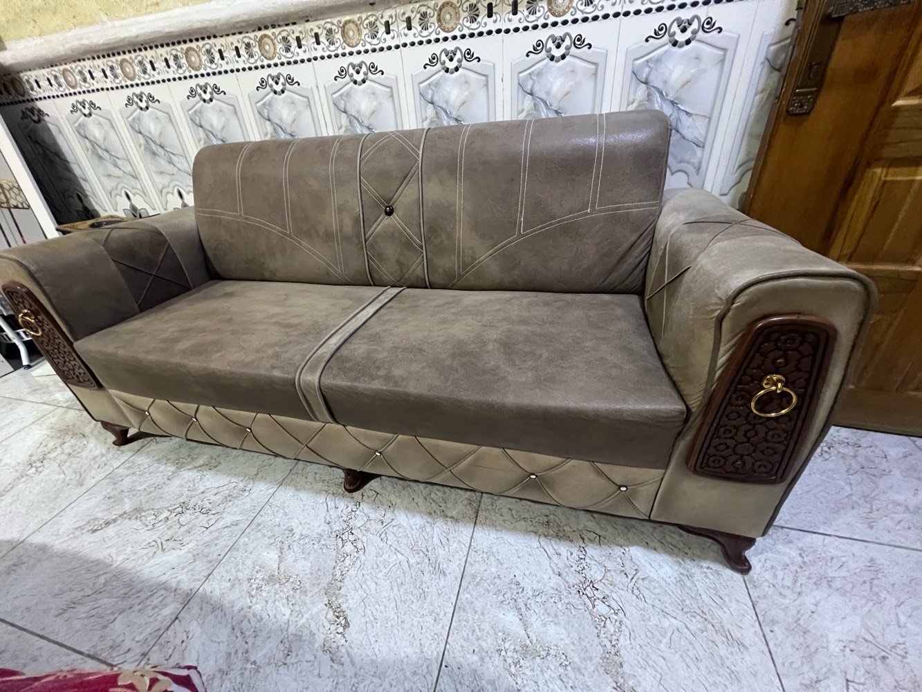  قنفات صاله استقبال معقدين ٢  صغار ومعقد٣ كبار سعر ٣٥٠  رقم :***********