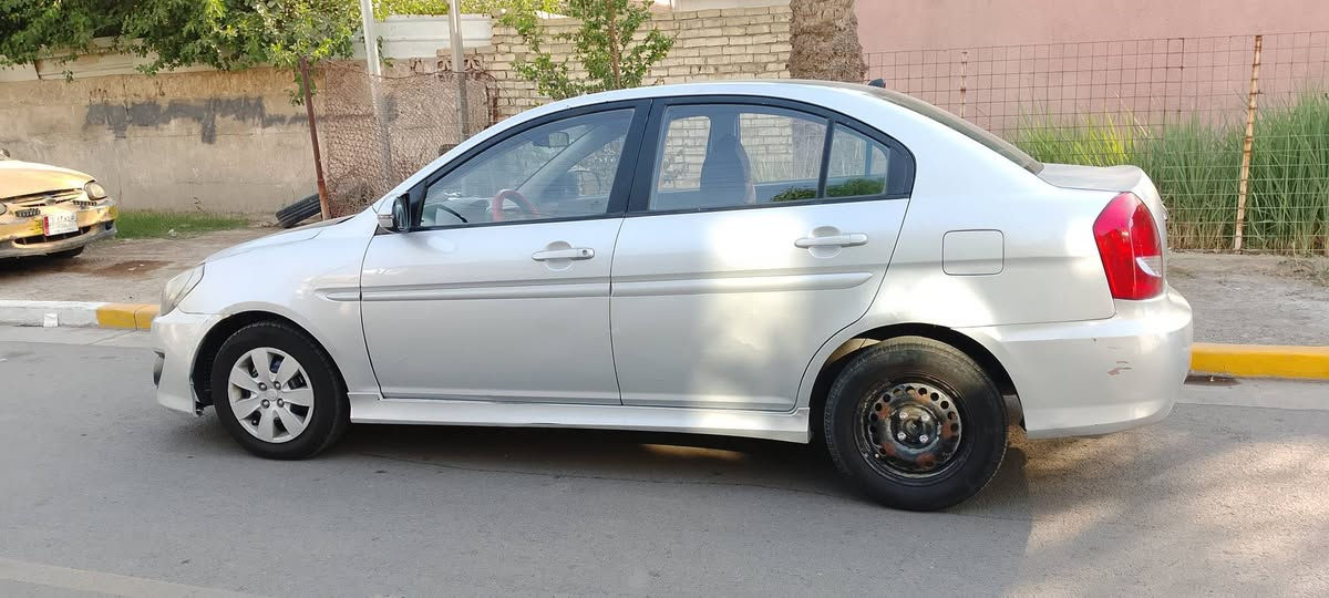 للبيع فيرنا 2010
كير اوتو 
محرك نظيف 
تبريد شغال ثلج 
شاشة كامرا 
بيه كم قطعه صبغ اعتبره احزام 
صرف بانزين ابد مابيه 
رقم بغداد تحويل مباشر 
مكاني بغداد حي العامل 
خاص لحد يطب وات ساب موجود وبخدمتك 
شتريد استفسر 
بيه نقص رجه اذان موزينه والباقي خير من الله 
***********
***********
السعر ب 72 وبيه مجال قليل
